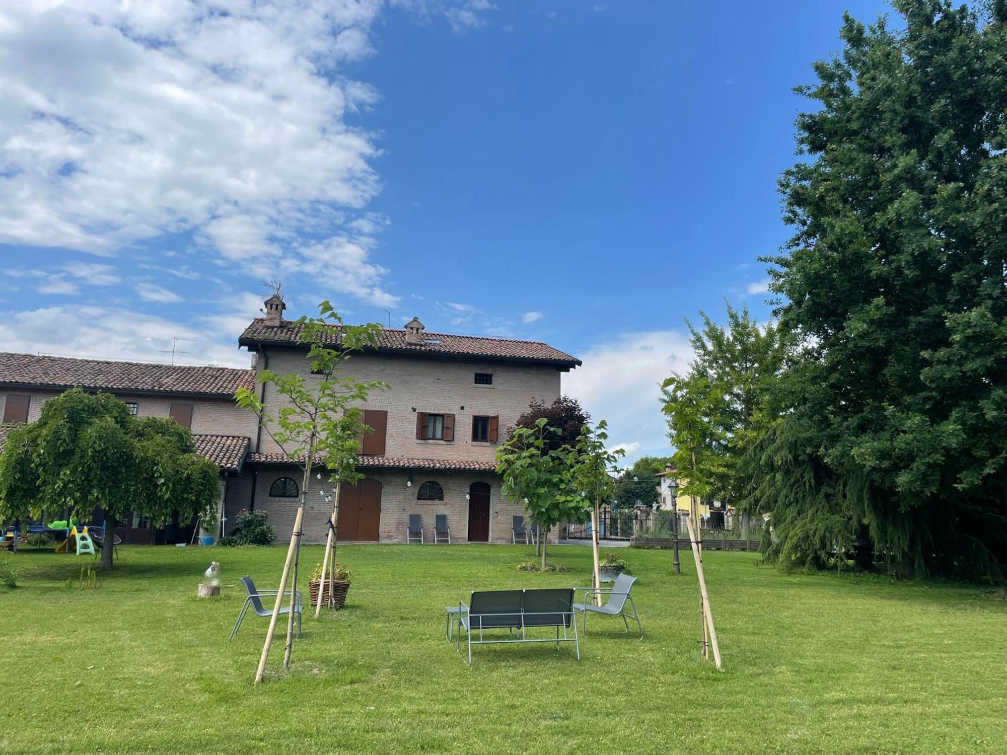 Gocce Balsamiche Apartment Ravarino Bagian luar foto